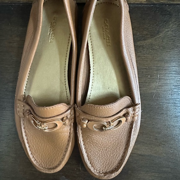 Coach Women's Tan Leather Loafers Sz 7.5 - Picture 1 of 6